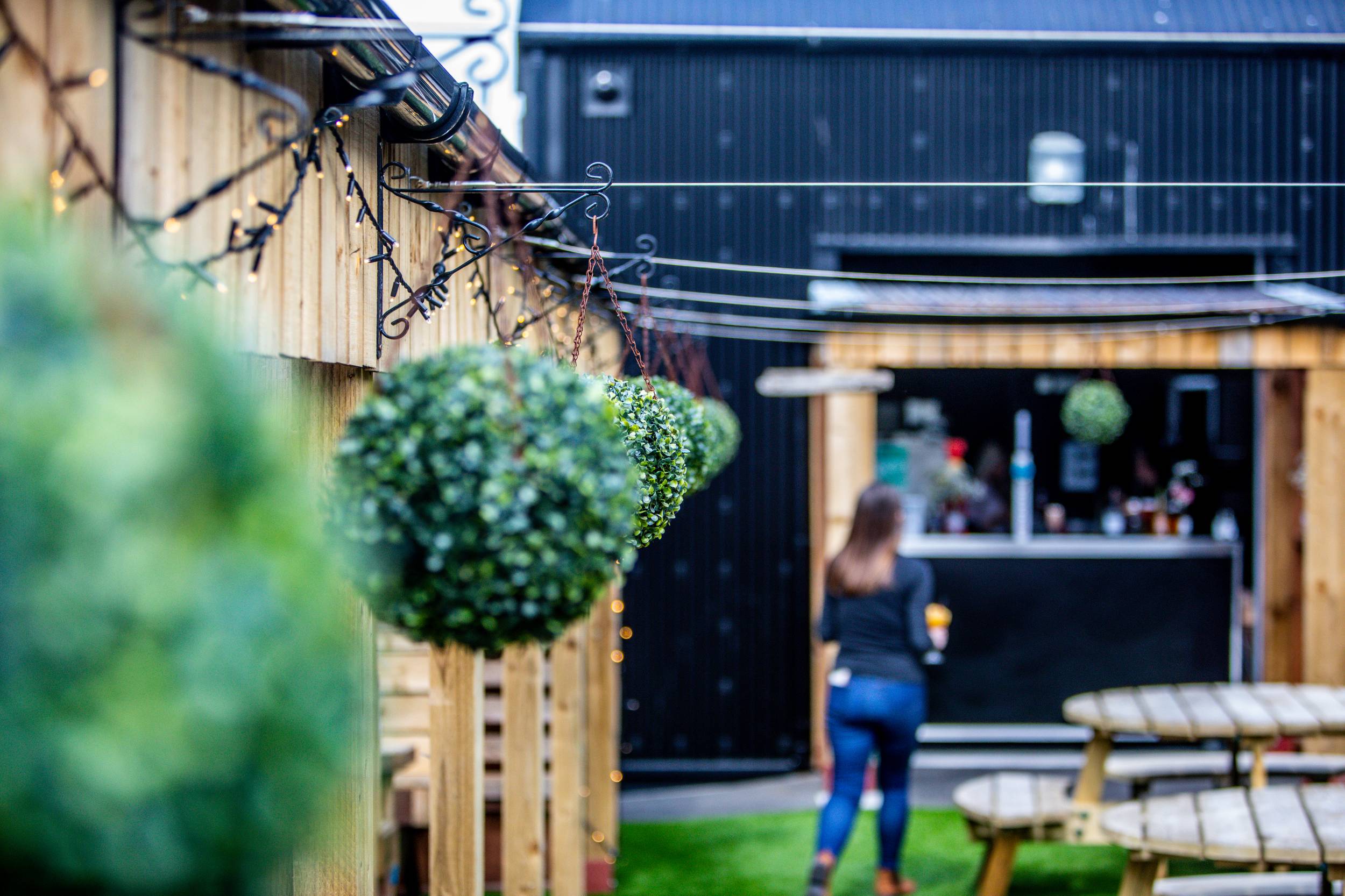 Oot the Back - Orkney Distilling's outdoor garden bar